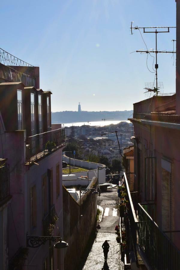 Elegant Riverview Apartment In Historical Lisboa Ngoại thất bức ảnh