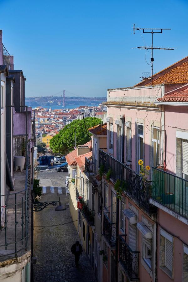 Elegant Riverview Apartment In Historical Lisboa Ngoại thất bức ảnh