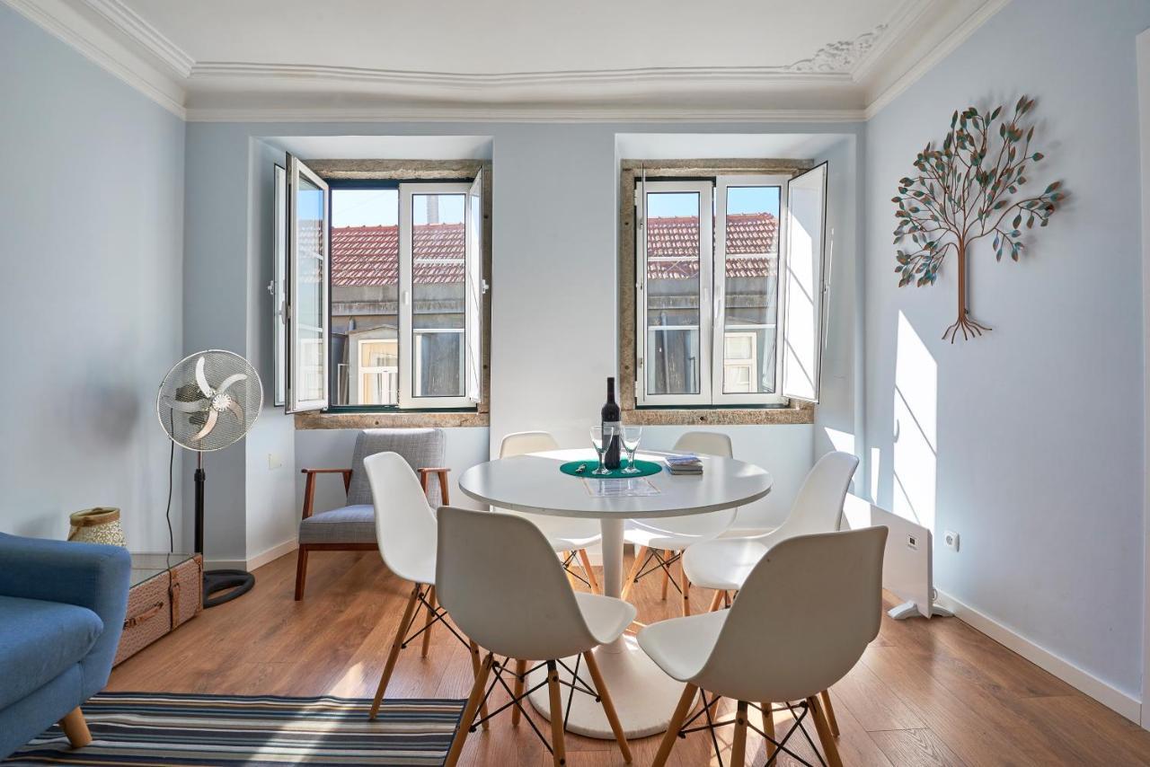 Elegant Riverview Apartment In Historical Lisboa Ngoại thất bức ảnh