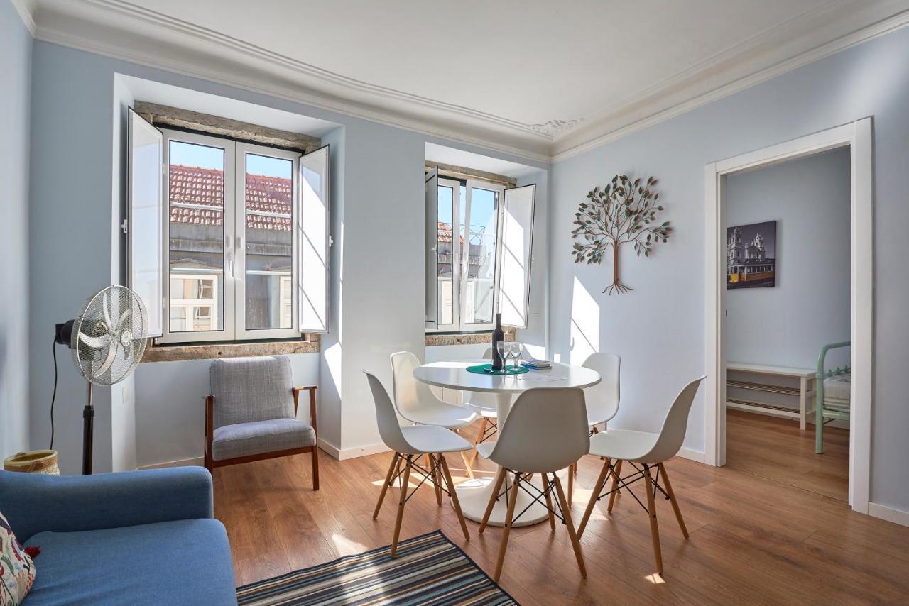 Elegant Riverview Apartment In Historical Lisboa Ngoại thất bức ảnh