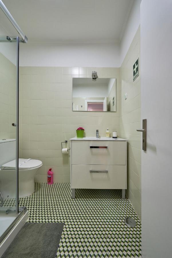 Elegant Riverview Apartment In Historical Lisboa Ngoại thất bức ảnh