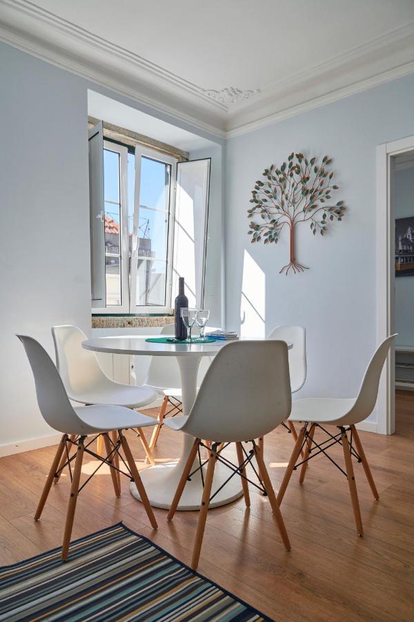 Elegant Riverview Apartment In Historical Lisboa Ngoại thất bức ảnh
