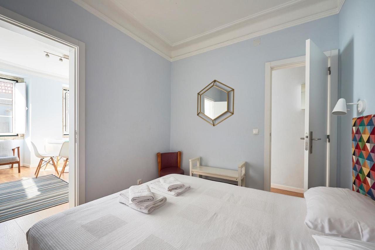 Elegant Riverview Apartment In Historical Lisboa Ngoại thất bức ảnh
