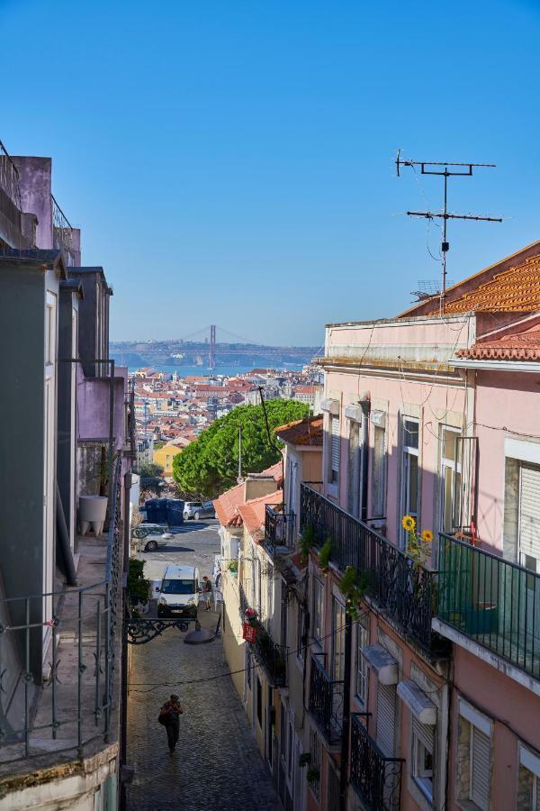 Elegant Riverview Apartment In Historical Lisboa Ngoại thất bức ảnh