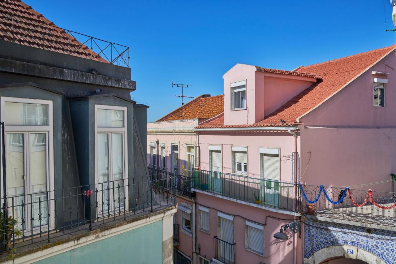 Elegant Riverview Apartment In Historical Lisboa Ngoại thất bức ảnh